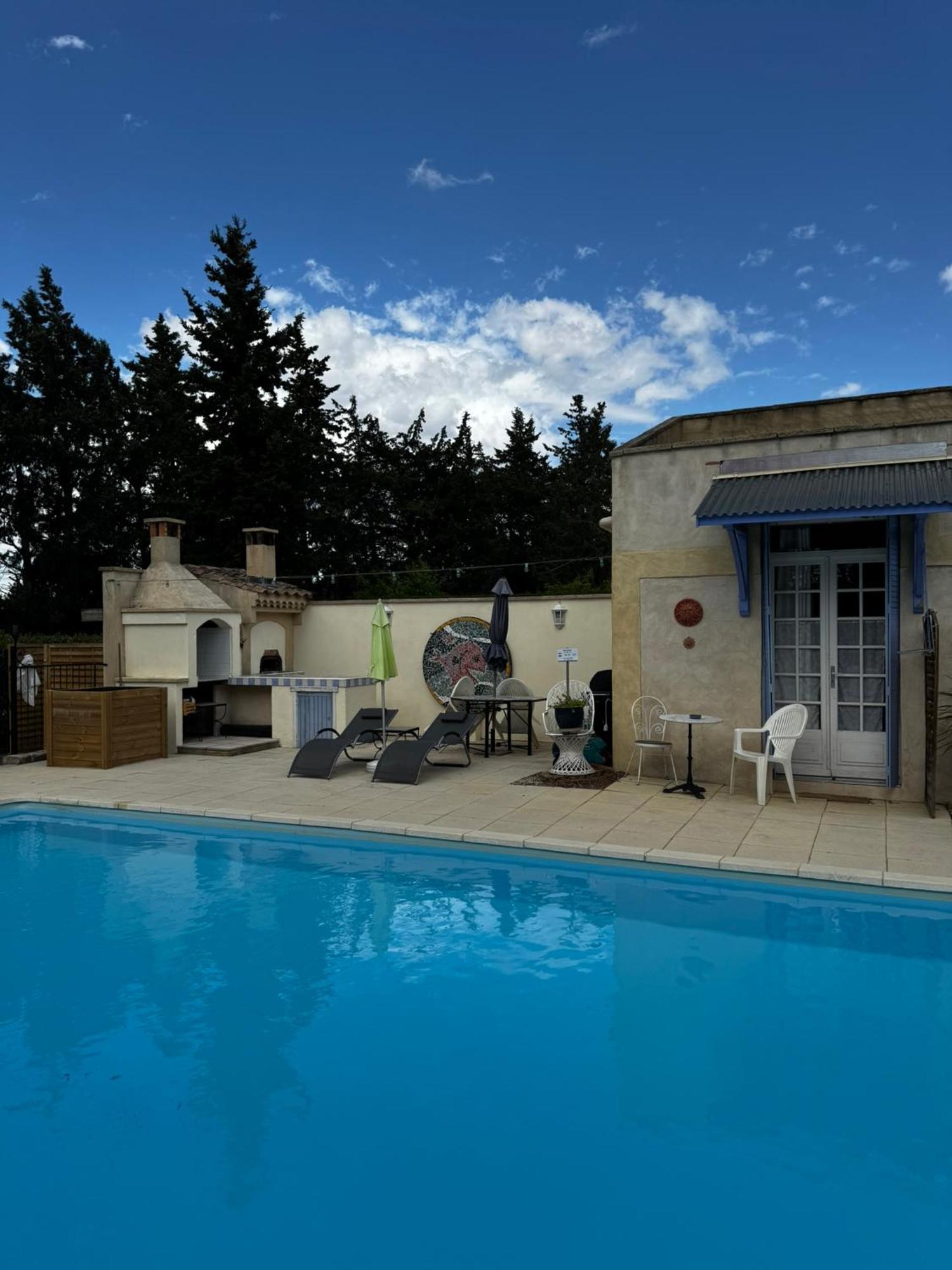 Mas Saint Antoine Apartment Rognonas Exterior photo
